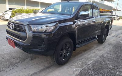 Toyota-Hilux-Revo-Black-2021image16